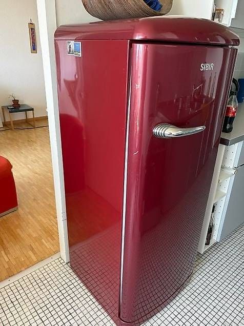 Réfrigérateurs: Frigo vintage SIBIR – D'occasion à Genève par izzygeneve