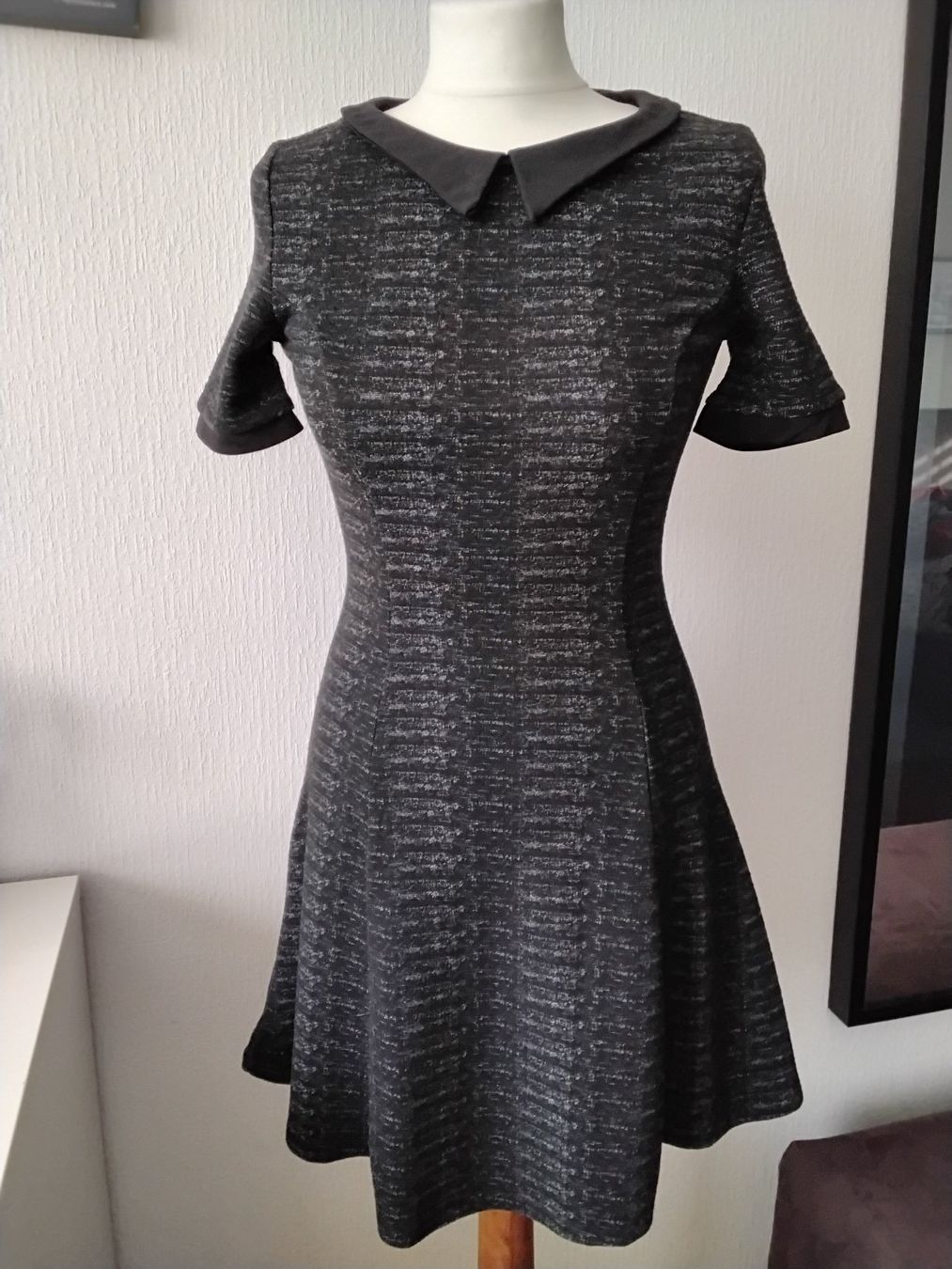 H&M Kleider: Robe grise élégante avec col,  H&M T38 – Neu (gemäss Beschreibung) aus chêne-bourg von patty190
