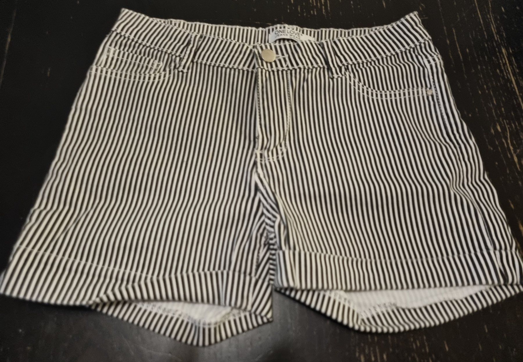 Pantaloni: Sommer Shorts, gestreift, Grösse S – Usato da Kaiseraugst venduto da muggel27