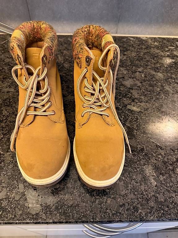 Herrenschuhe: kaum getragener FILA Schuh – Gebraucht aus Zürich von g_nai