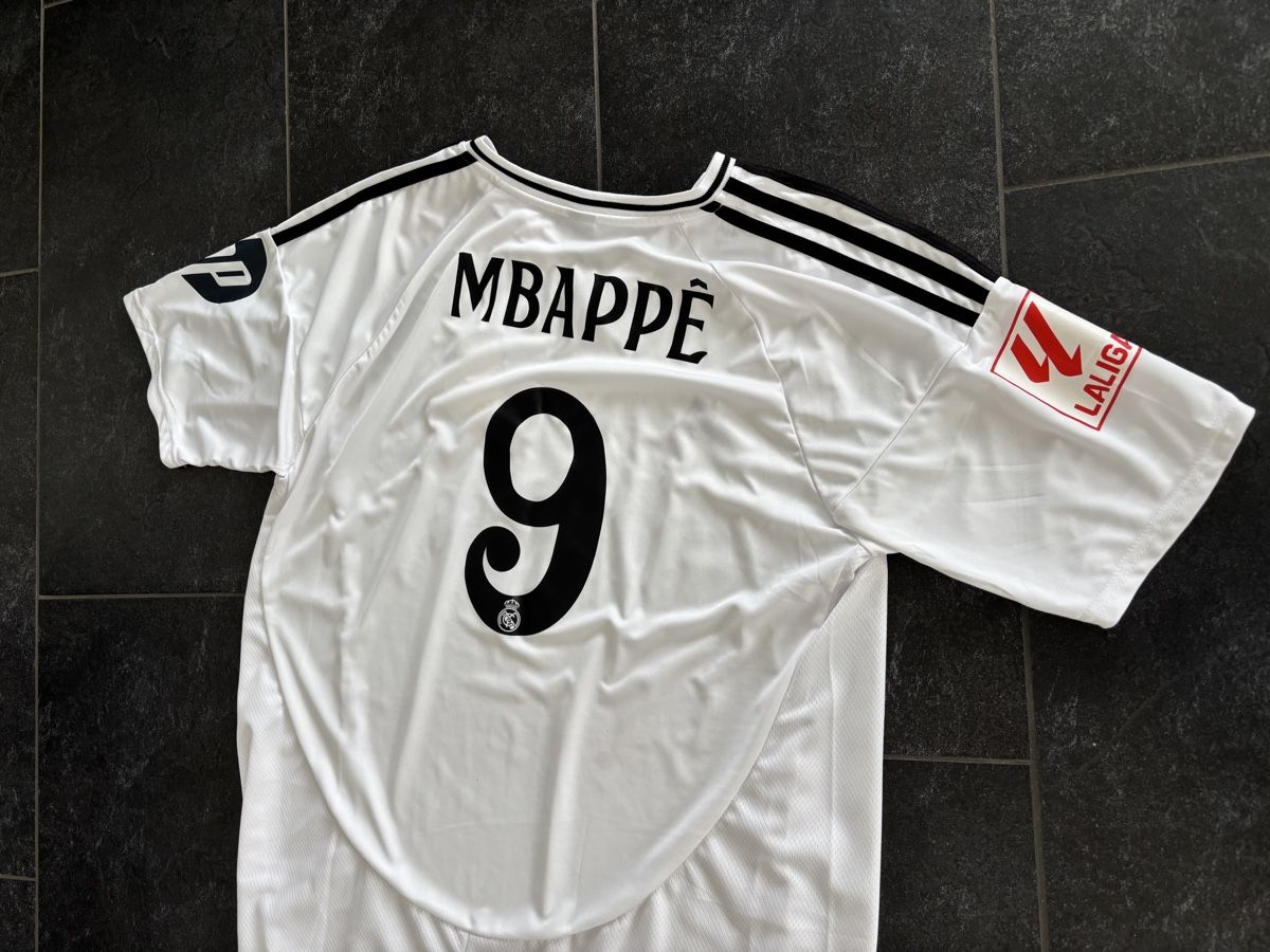 Adidas Leibchen & Hosen: Mbappe Trikot Grösse XL – Neu (gemäss Beschreibung) aus Boppelsen von mar_r2px