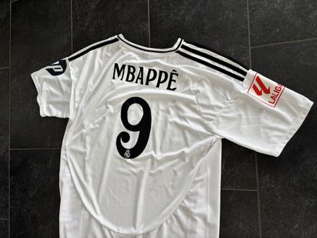 Mbappe Trikot Grösse XL