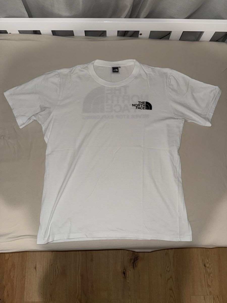 North Face T-shirt: T-shirt The North Face blanc – Nuovo (secondo la descrizione) da Villaz-St-Pierre venduto da dav_w66n