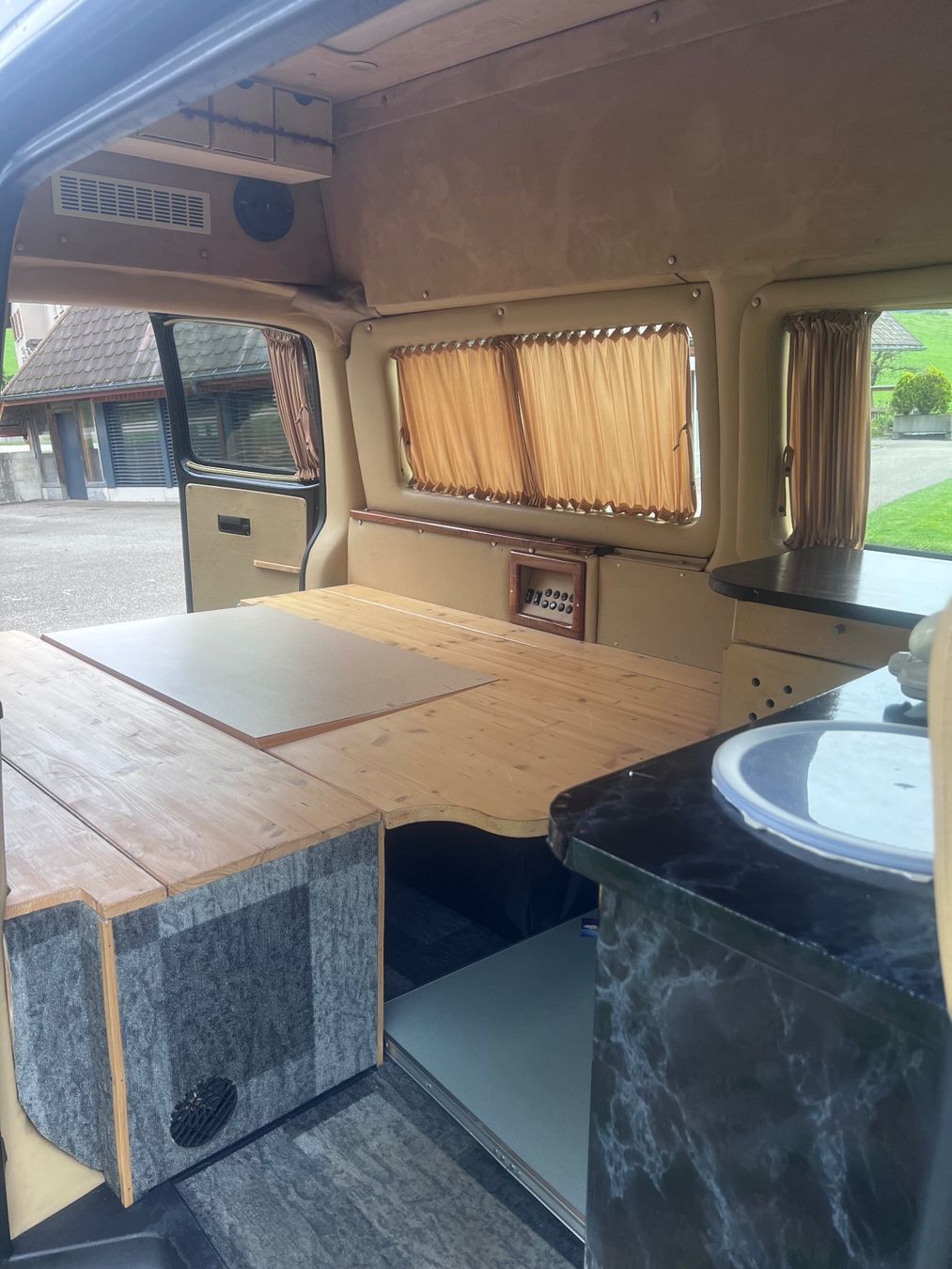 VW Camping Fahrzeuge: VW T5 Caravelle 2.5 TDI – Gebraucht aus Arni BE von wan_l6bq 7