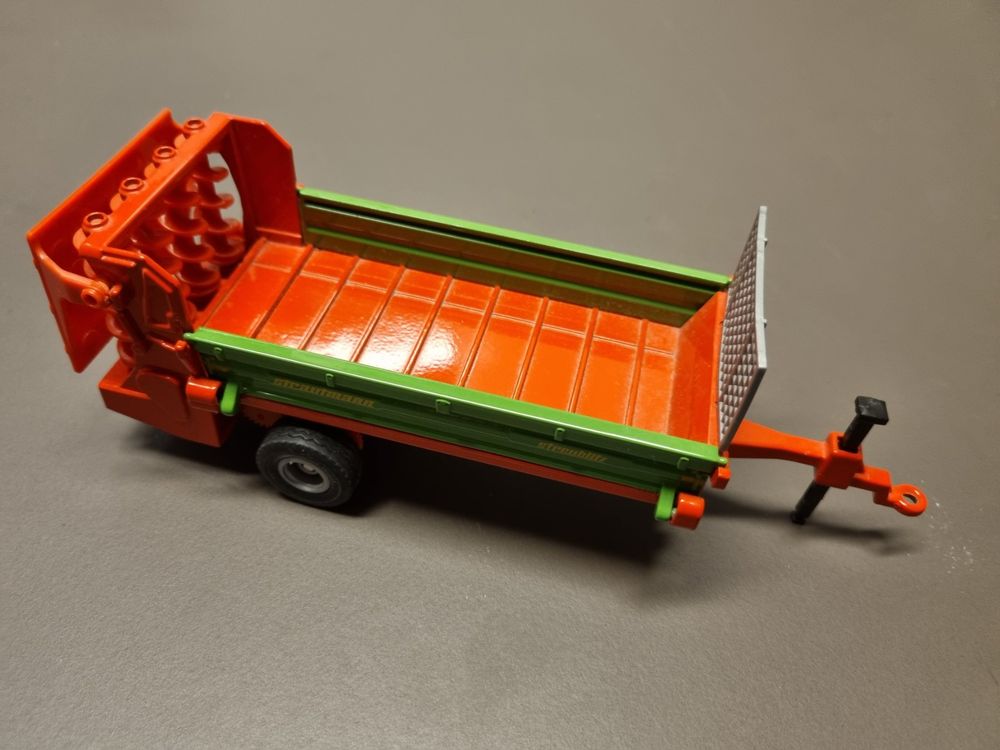 Modellino Miscelatore Foraggio Strautmann Siku 1:32 - Giocattolo Agricolo Rosso Metallo E Plastica
