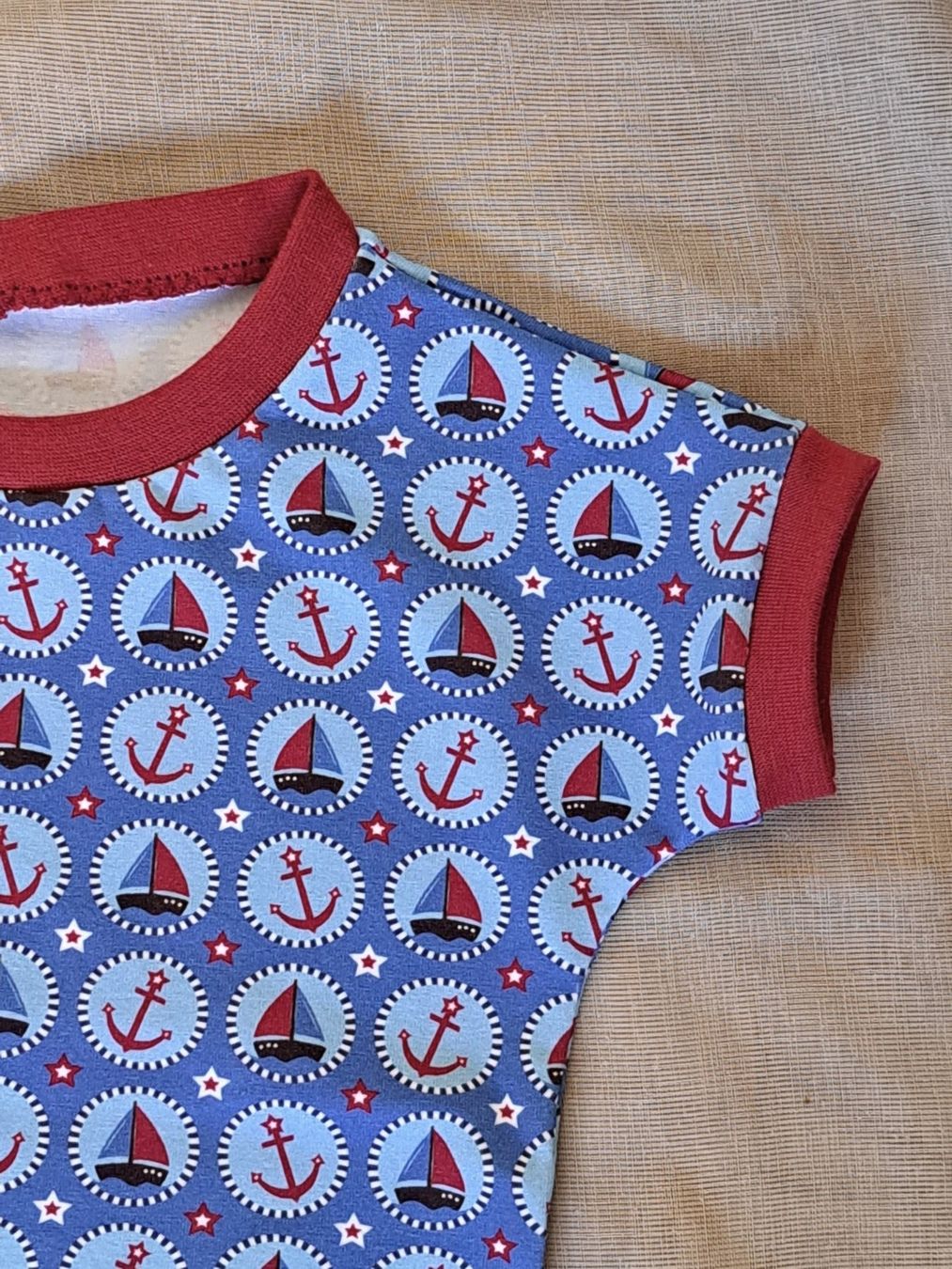 Camicie, T-shirt & Polo: Kinder T-Shirt und Halstüchli – Nuovo e nell'imballaggio originale da Watt venduto da Jessyca1 2