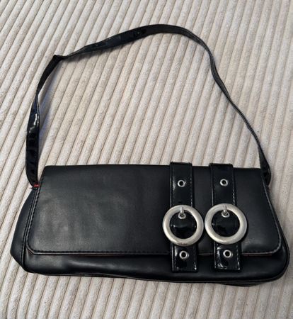 Schultertasche schwarz mit Schnallen guter Zustand