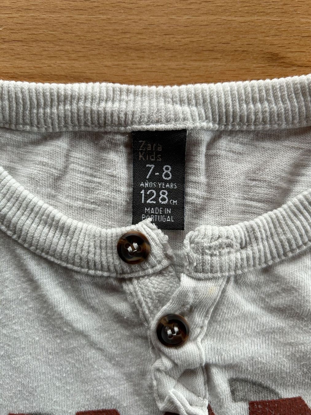 Zara Chemises, T-shirts & Polos: Weiss meliertes Kinder Langarmshirt Grösse 128 – D'occasion à Grosswangen par che_gr 1