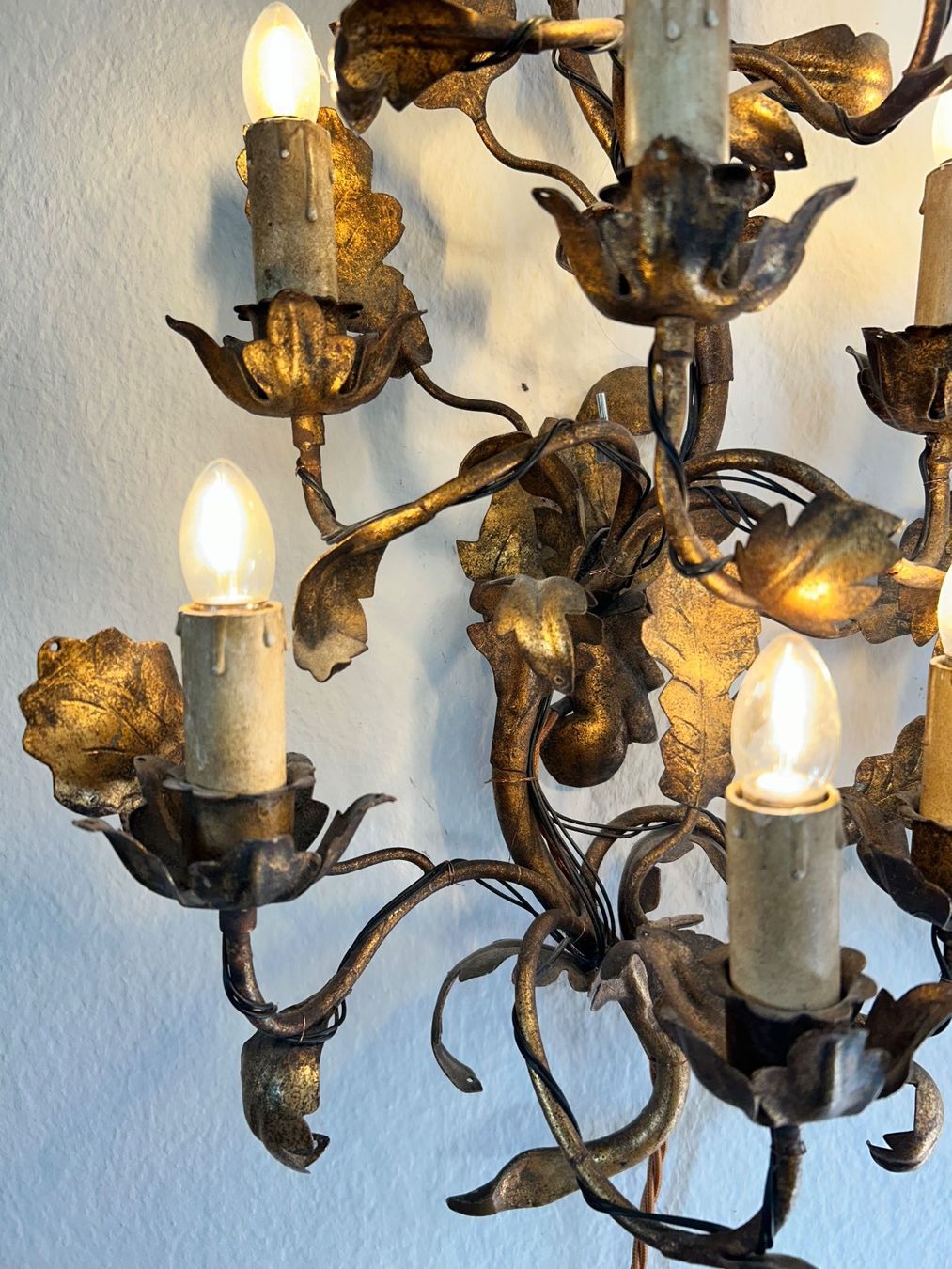 Lampade: Wunderschöne alte Wandlampe mit floralem Design – Usato da Bremgarten b. Bern venduto da Thermes 4