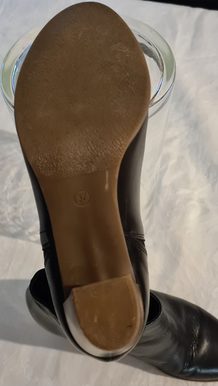 André Chaussures femmes: Bottines élégantes en cuir noir, taille 37 – D'occasion à Carouge GE par LidieLot 2