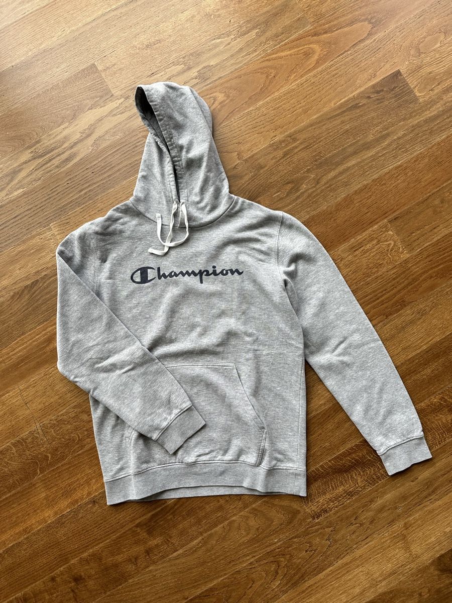 Champion Maglioni & Felpe: 2 Hoodies – Usato da Heitenried venduto da Tannenbaum25 2