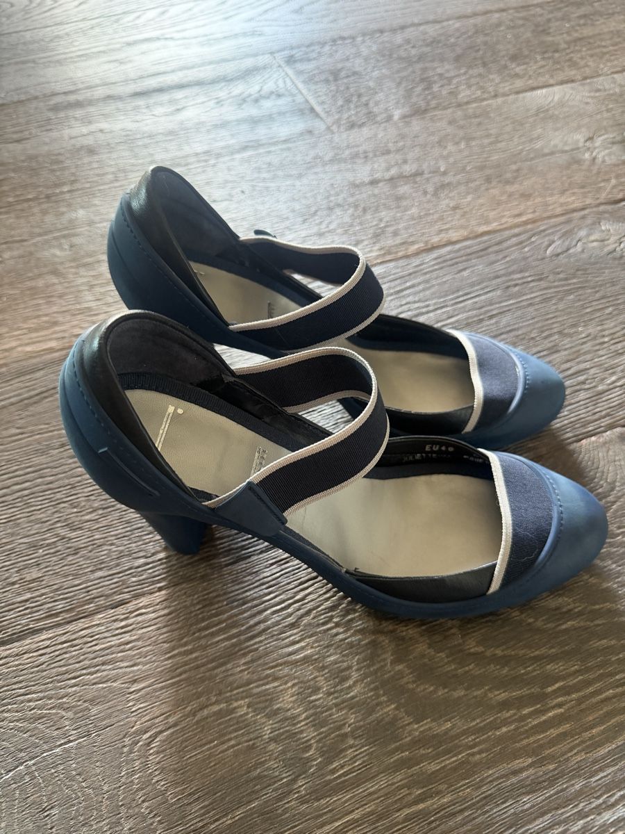 Scarpe da donna: Pirelli - chaussures bleu/gris, pointure 40 – Nuovo (secondo la descrizione) da Monthey venduto da Cocotte 1