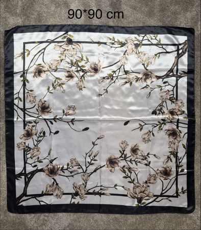 Foulard vintage en polyester – 90x90 cm