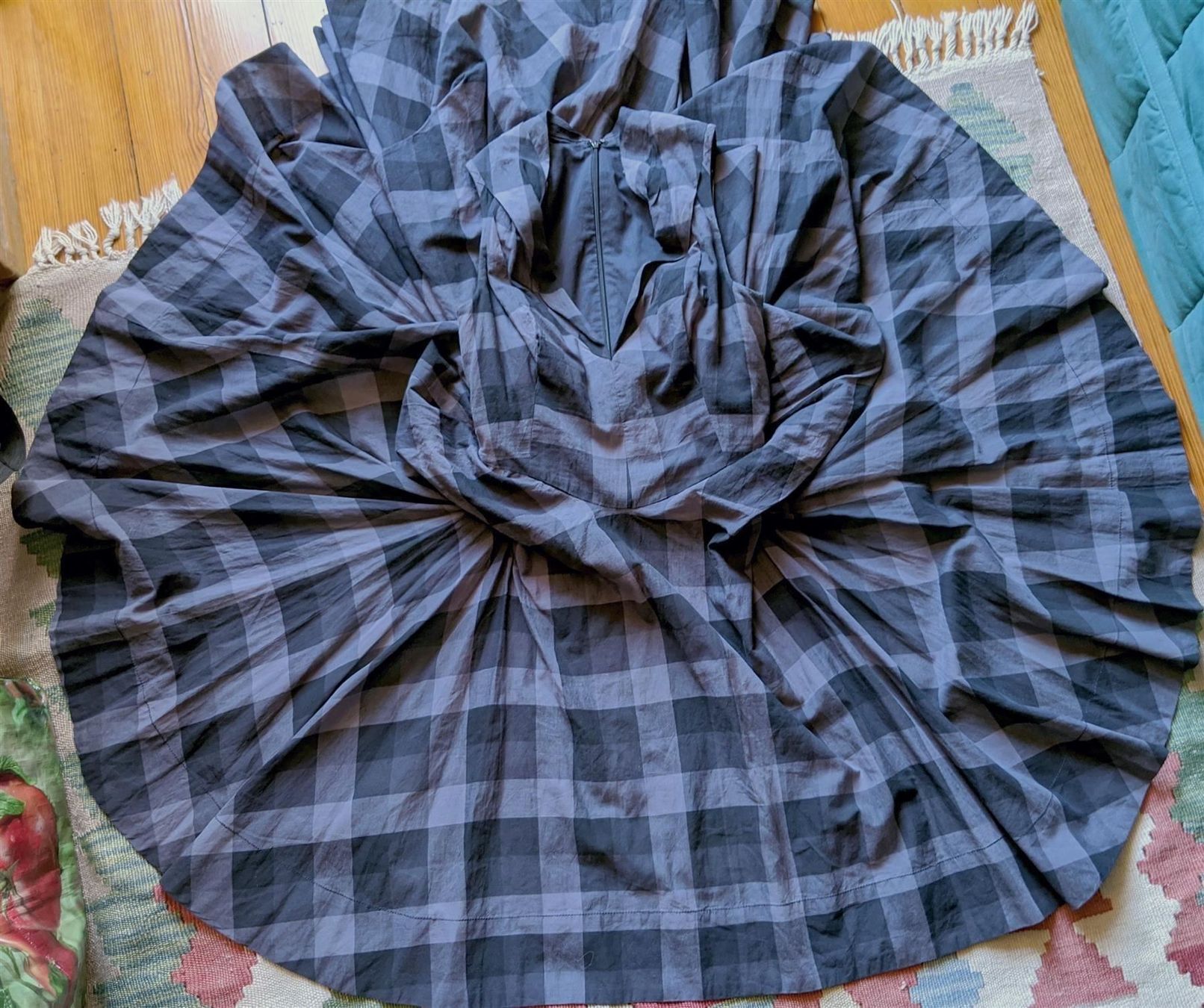 Allsaints Kleider: ALLSAINTS : Robe carrelée "crinoline" 36-38 – Neu (gemäss Beschreibung) aus Petit-Lancy von lilycerise 7