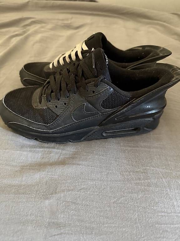 Nike Scarpe da uomo: Nike sneakers bon état taille 44 – Usato da Pully venduto da Gaveraremf 3
