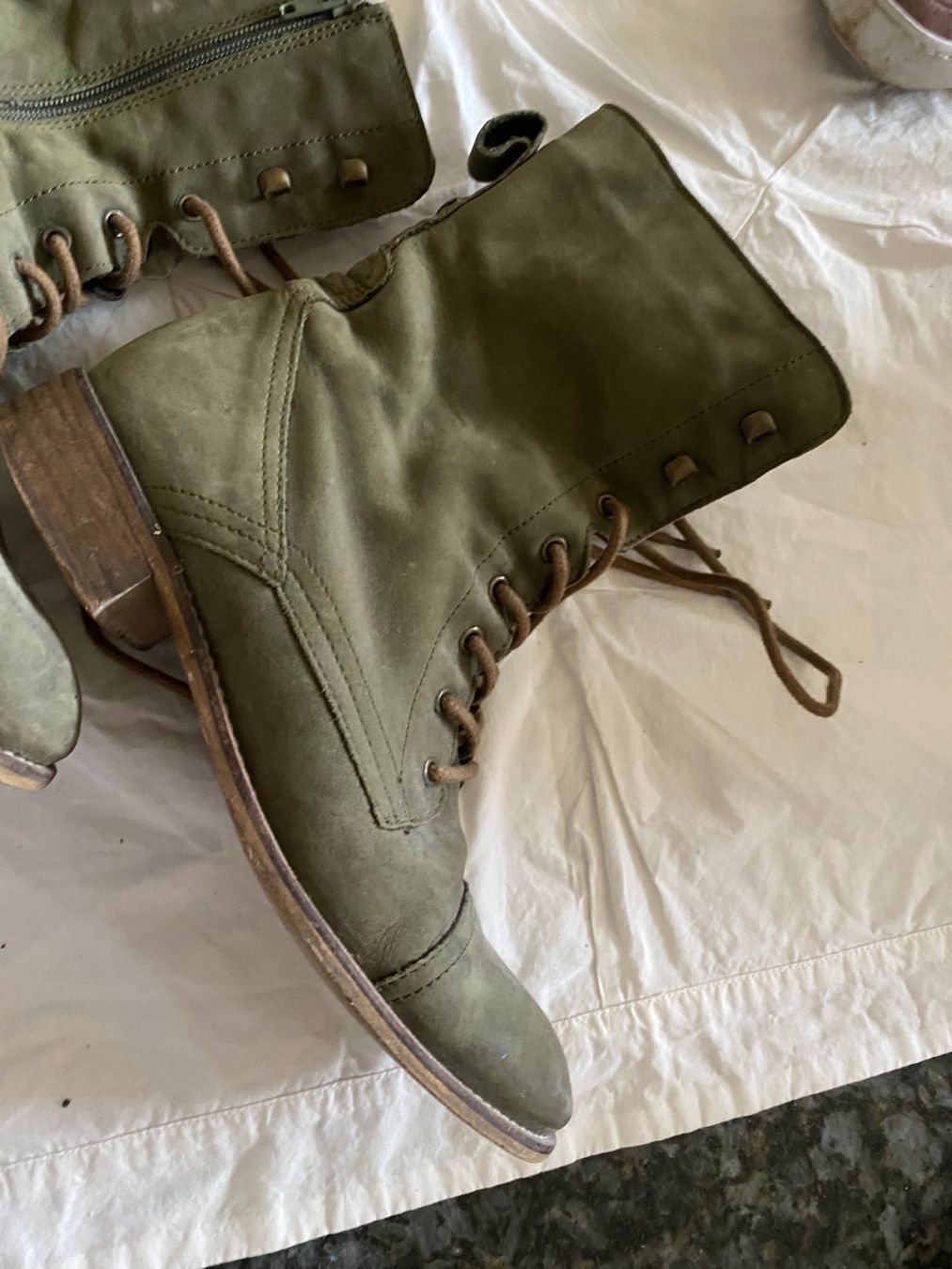 Scarpe da donna: Varese Stiefeletten Grösse 40 – Usato da Allenwinden venduto da Obalu 1