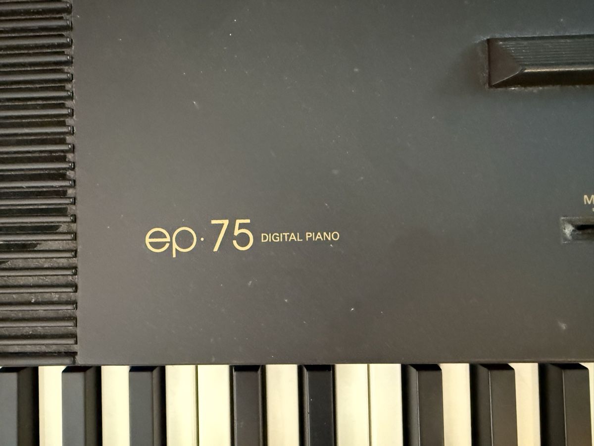 Roland Instruments de musique: Piano numérique Roland EP 75 – Défectueux à Kloten par Mumiiin 7
