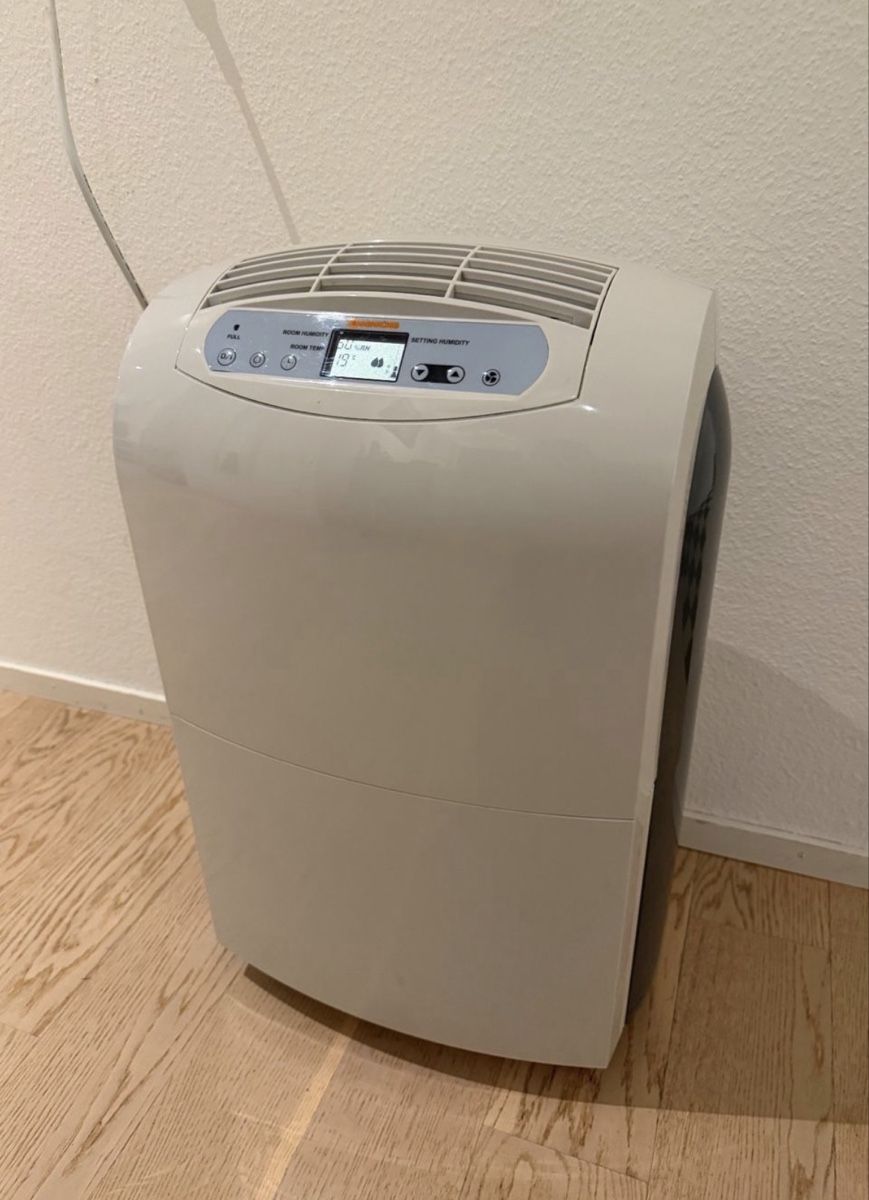 Deumidificatori: Luftentfeuchter Sonnenkönig 30l/24h – Usato da Basel venduto da Frenchie-Bulldog