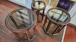 Bar- Tischset aus Rattan mit Glasplatte.