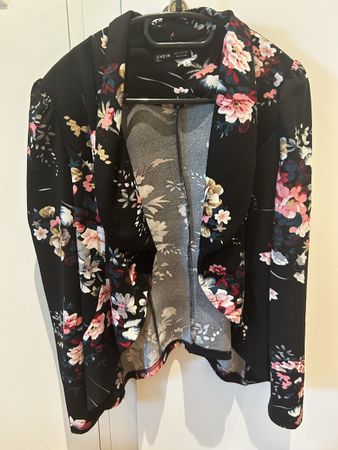 Blazer mit Blumenmuster Gr. S🌸