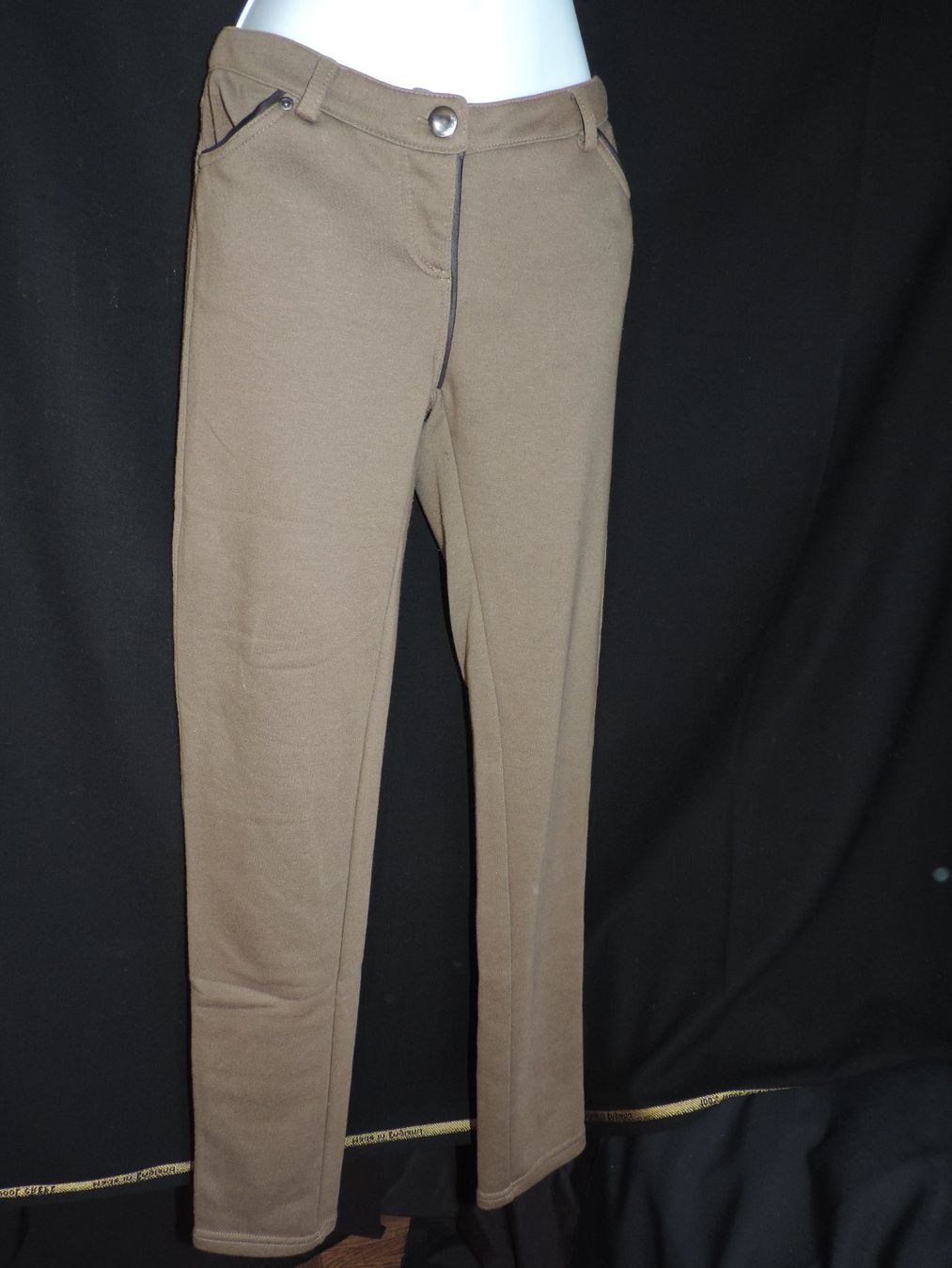 Leggings: legging vert kaki – Usato da Genève venduto da Axelle333 3