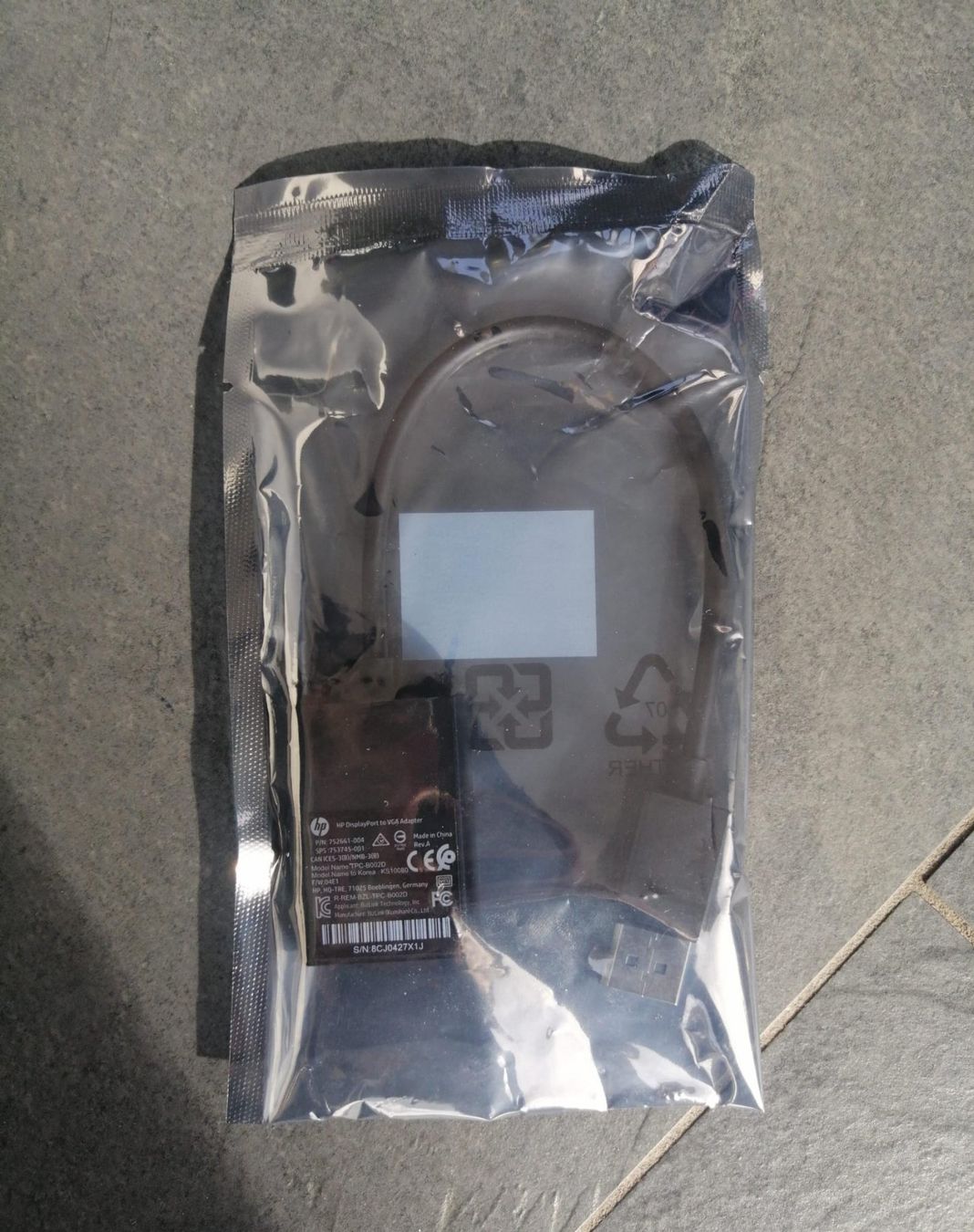 Hewlett Packard Laufwerke & Adapter: HP 1stk.DisplayPort to VGA Adapter – Neu und originalverpackt aus Bonstetten von Brigitte04volle