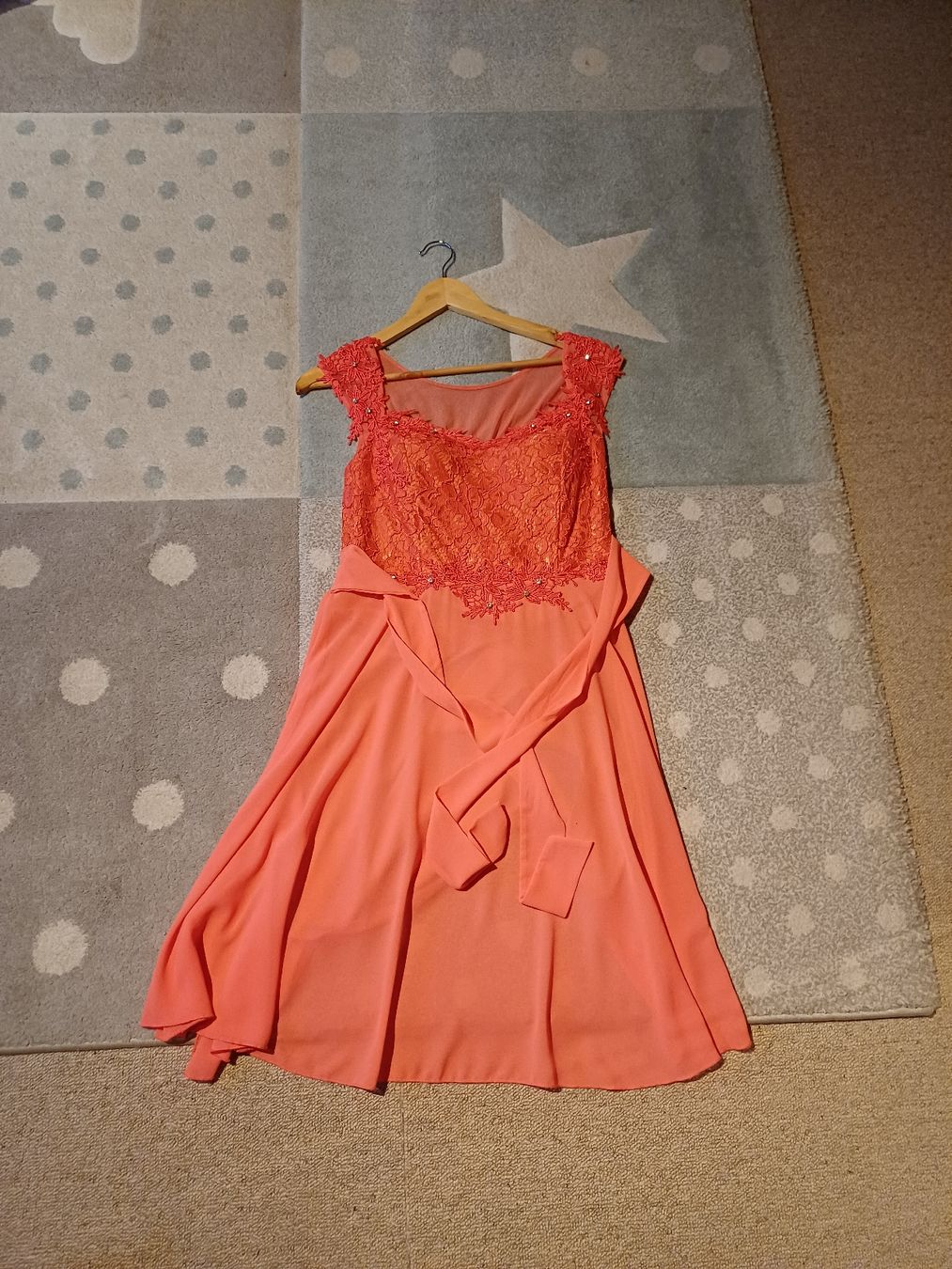 Kleider: lachs farbenes Fest/Abendkleid – Gebraucht aus Kandergrund von gro_mrx7 1
