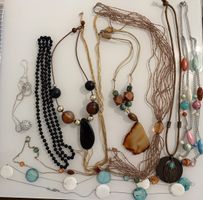10 Halsketten modisch neuwertig