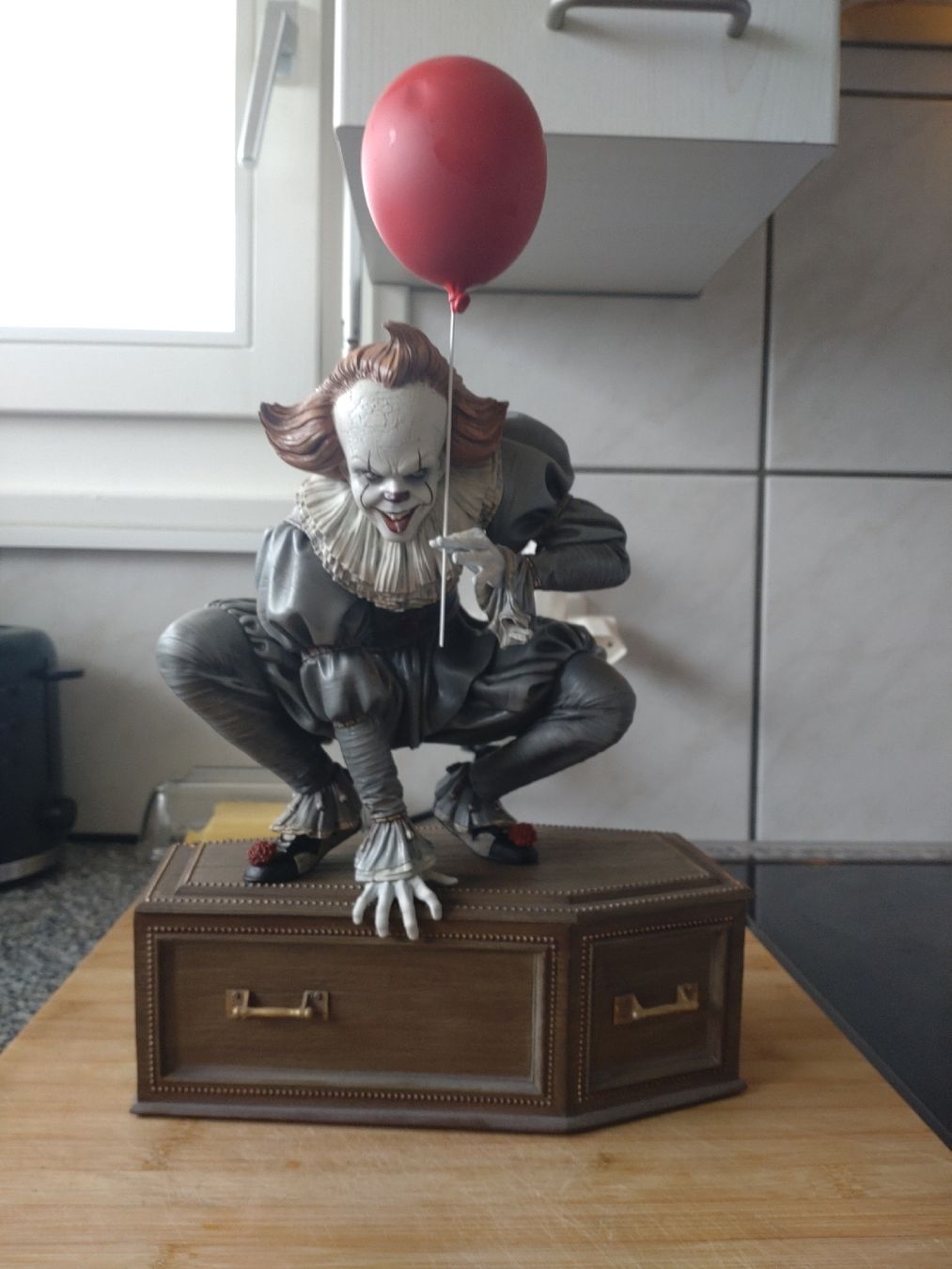Statuette: "ES" - Pennywise Statue Sideshow Collecteble – Nuovo (secondo la descrizione) da Buttikon SZ venduto da Snowman6381