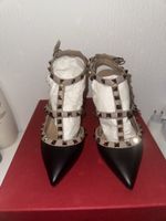 Escarpins Valentino Rockstud noir beige taille 37