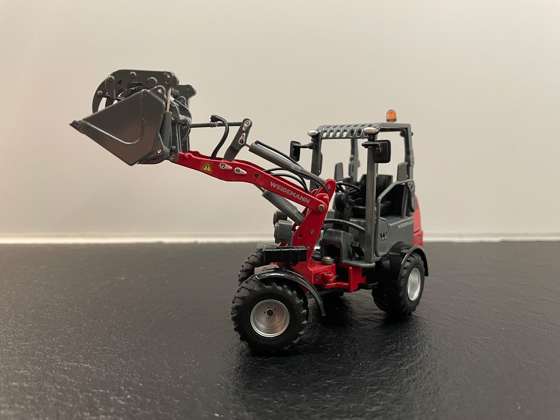 Kit di modellismo & Modellini statici: NZG 985 Weidemann 1160e Loader – Nuovo e nell'imballaggio originale da Vionnaz venduto da jul_zx5m 4