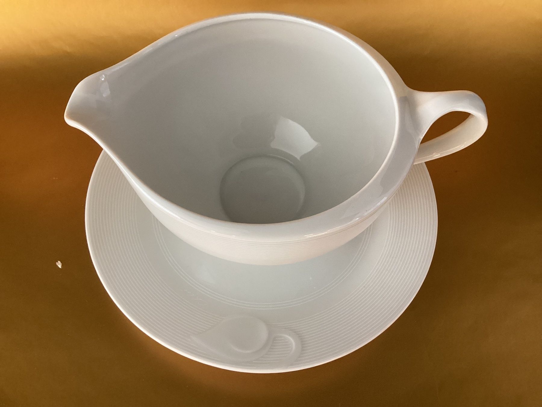 Hutschenreuther Coupes: Hutschenreuther / Sauciere/ Mod. Chloé – D'occasion à Beinwil am See par kae_gh7c 1