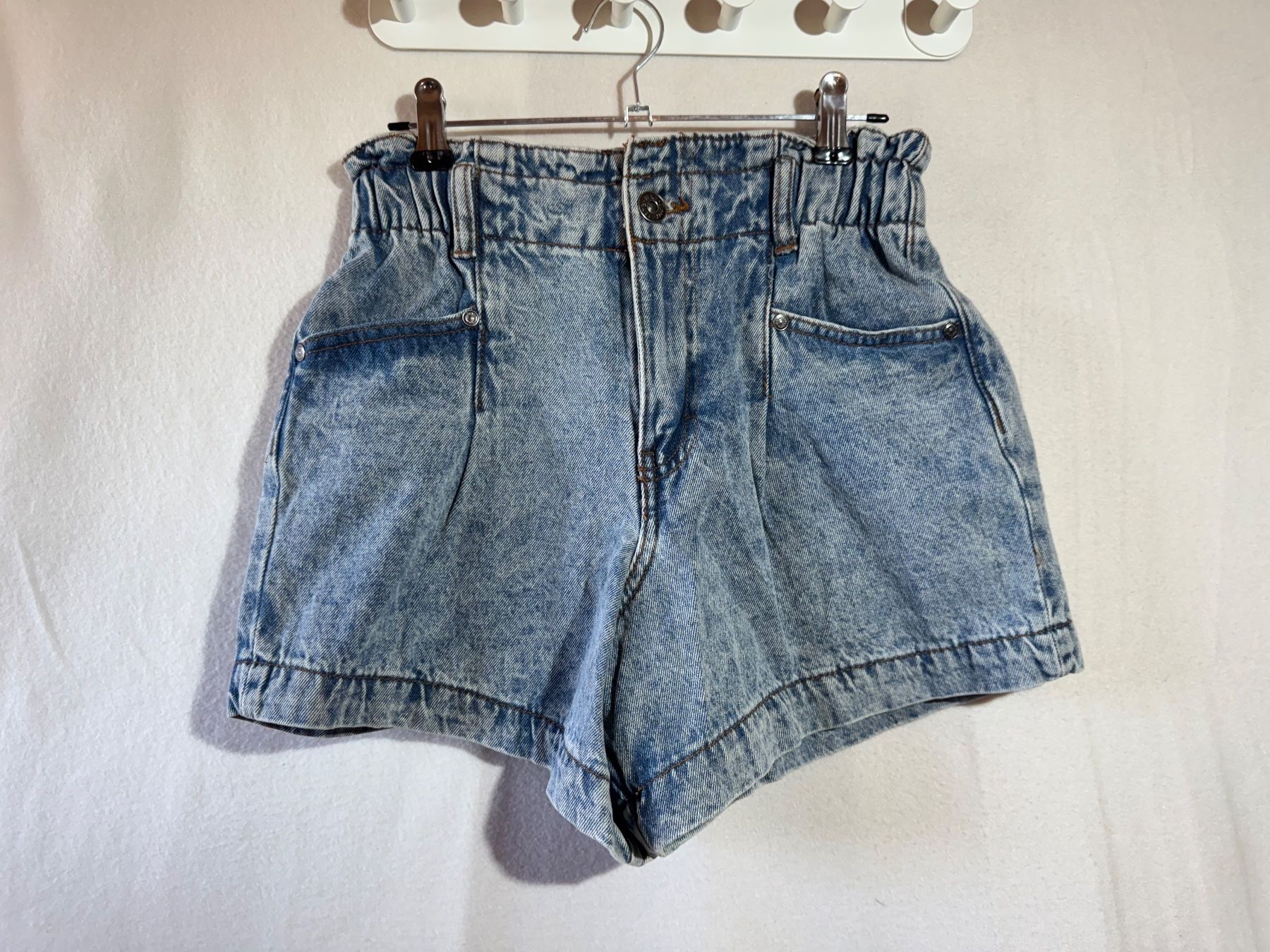 Jeans: Kurze Jeans von Esmara Gr. 34 – Usato da Grosswangen venduto da SALE_SALE_SALE