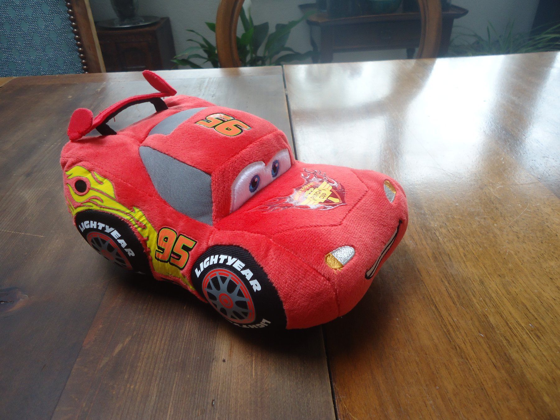 Disney Giocattoli: Flash McQueen en peluche – Usato da Vessy venduto da mafabe