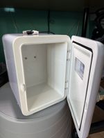 Mini Kühlschrank Lila für Kosmetik oder Getränke