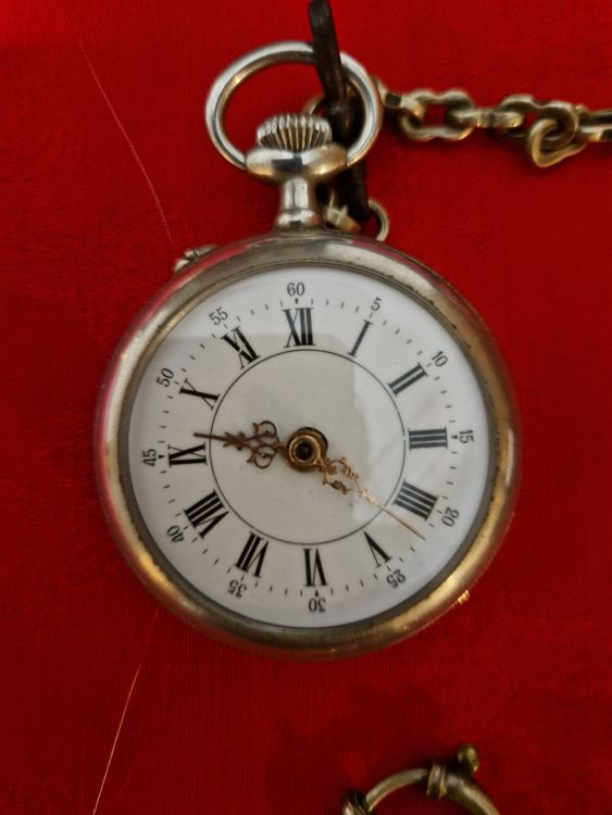 Montre De Poche Ancienne Agassiz Avec Scène En Relief - Mécanique Manuelle - 1890s