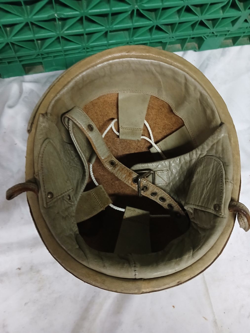 Caschi & visiere: Vintage Helm beige mit Lederfutter gebrauchter Zustand – Usato da Belp venduto da Guadalupe84 2