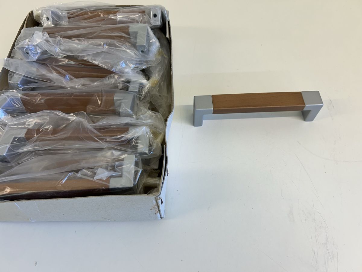 Ferramenta: Möbelgriff Holz- Metall 15 Stück – Nuovo (secondo la descrizione) da Schenkon venduto da Paedy5