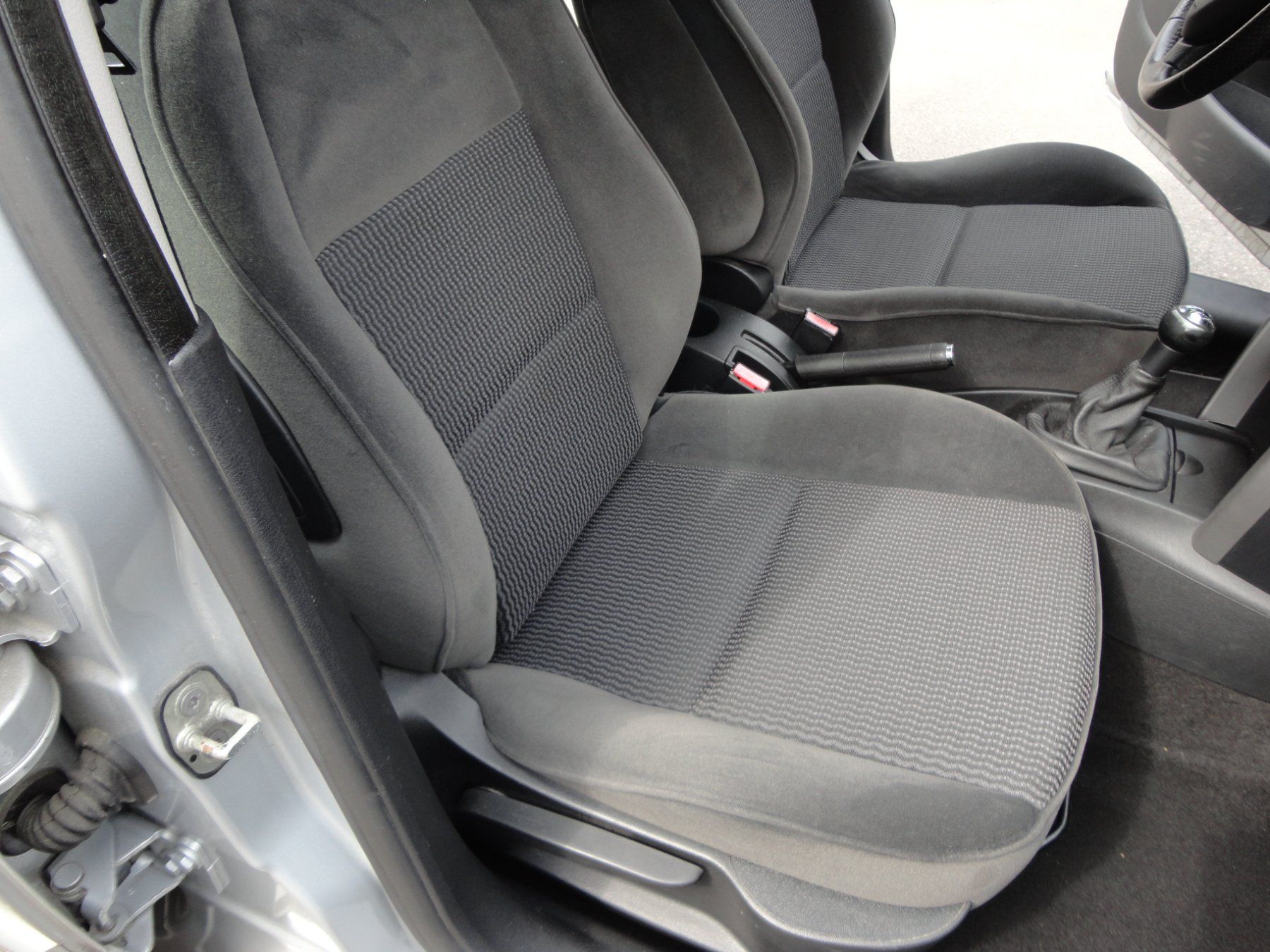 Peugeot Autos: Peugeot 207 1.6i 16V – Gebraucht aus Wilen von 350ss 7