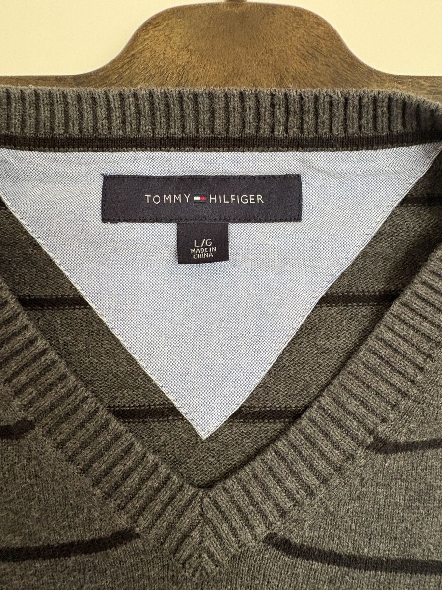 Tommy Hilfiger Maglioni & Felpe: Tommy Hilfiger Pullover grau Gr. L – Usato da Bülach venduto da Chantoffel 1