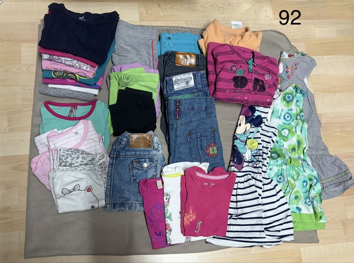 Lotti & Set di vestiti: Mädchenkleider Grösse 92 – Usato da Granges-Paccot venduto da Fwaeber