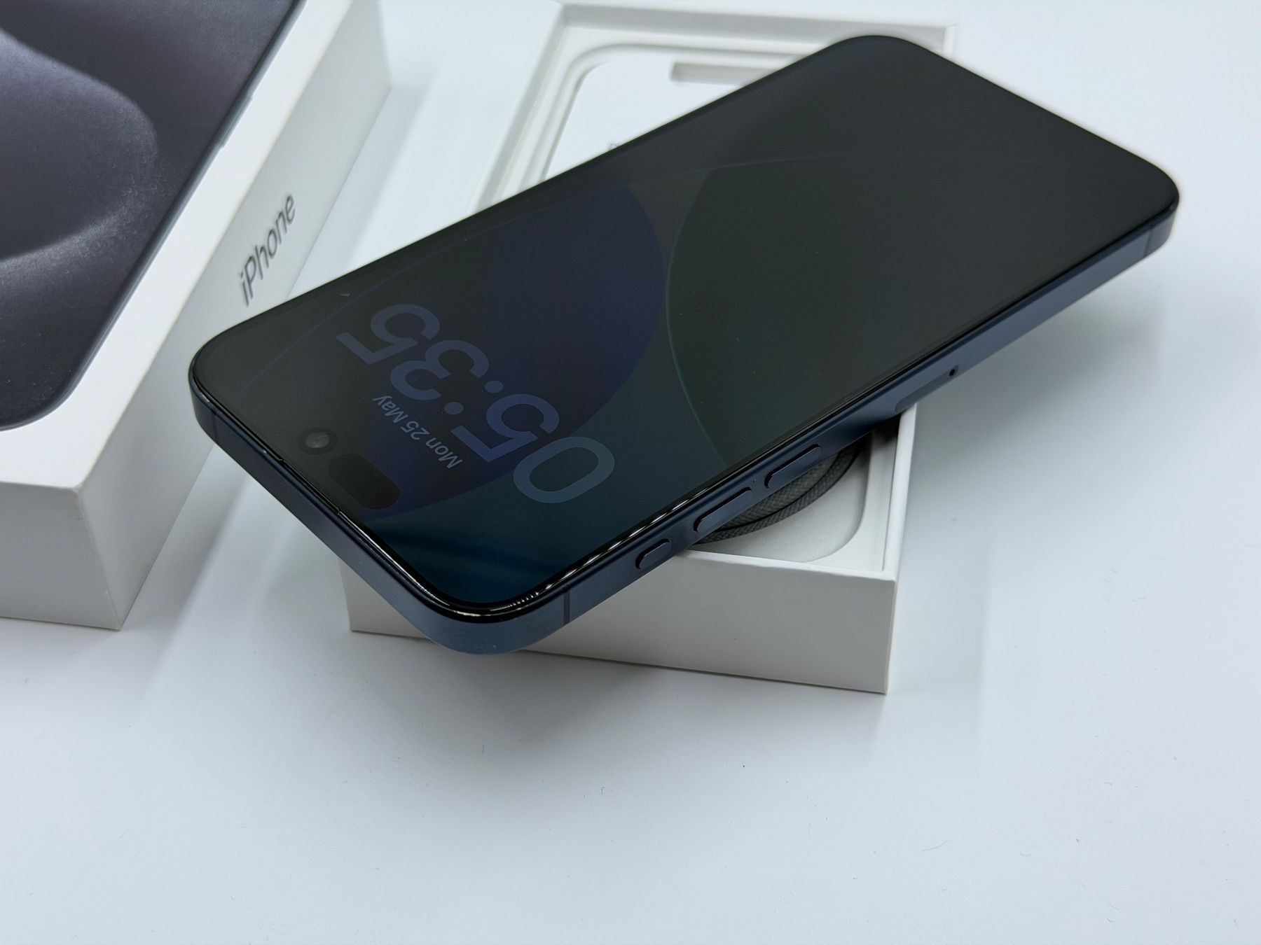 Apple Telefoni cellulari / Smartphones: Apple iPhone 15 Pro Max - 512 GB – Usato da Chur venduto da ReplaceHub 5