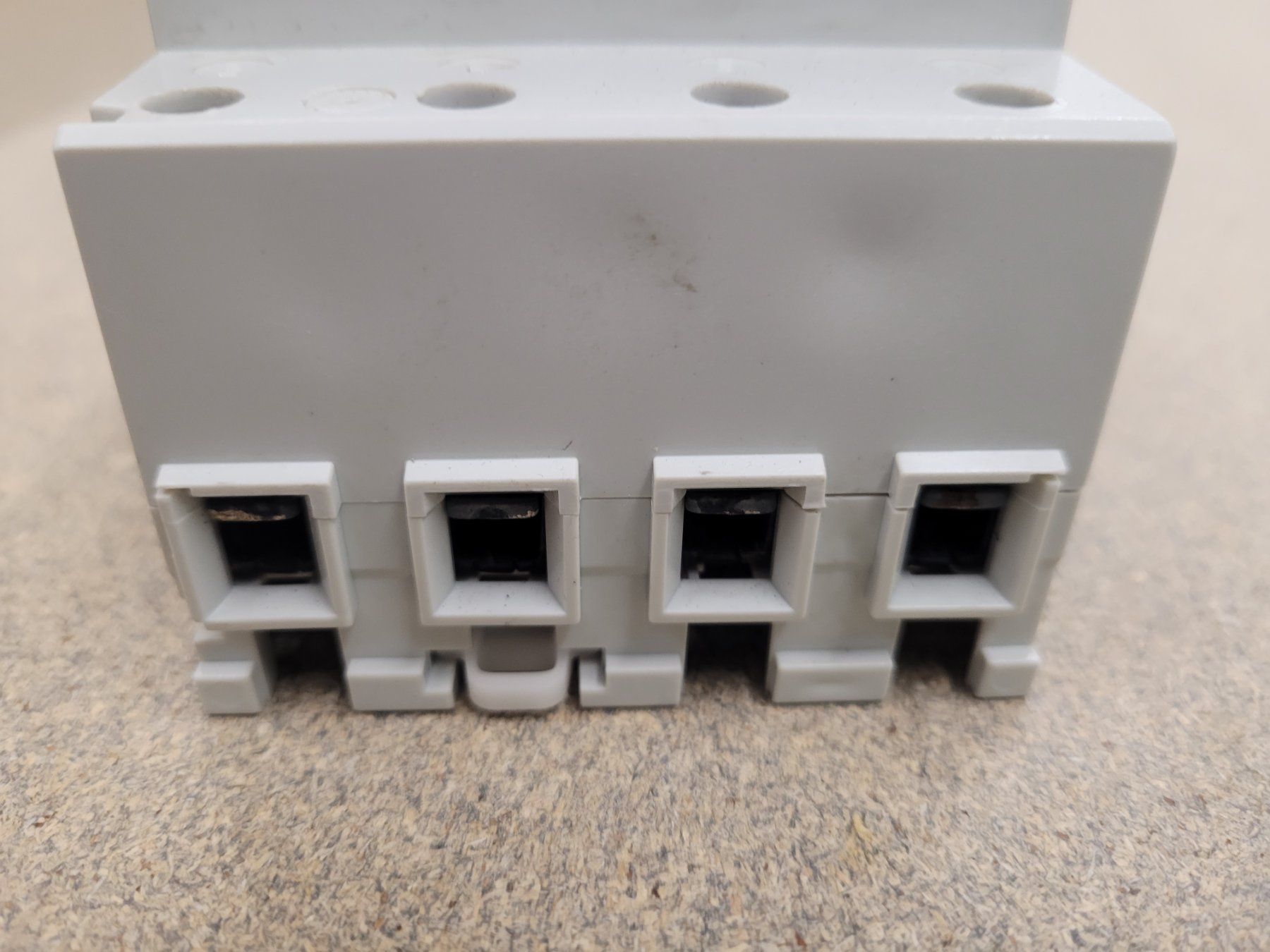 ABB Stromzufuhr: ABB Swissline FI Schutzschalter 40A / 30mA – Gebraucht aus Vitznau von Night-Fire 2