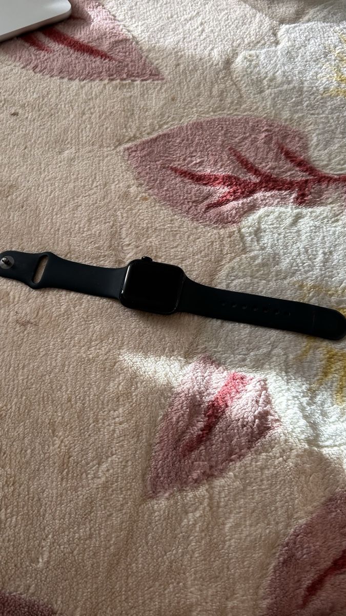 Apple Smartwatch: Apple watch SE 2023 – D'occasion à St Gallen par enigmatik777 1