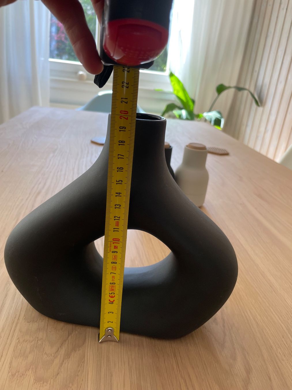 H&M Vasi & Recipienti: Steingut Vase H&M, dunkelgrau – Usato da Zürich venduto da koa_lou 4