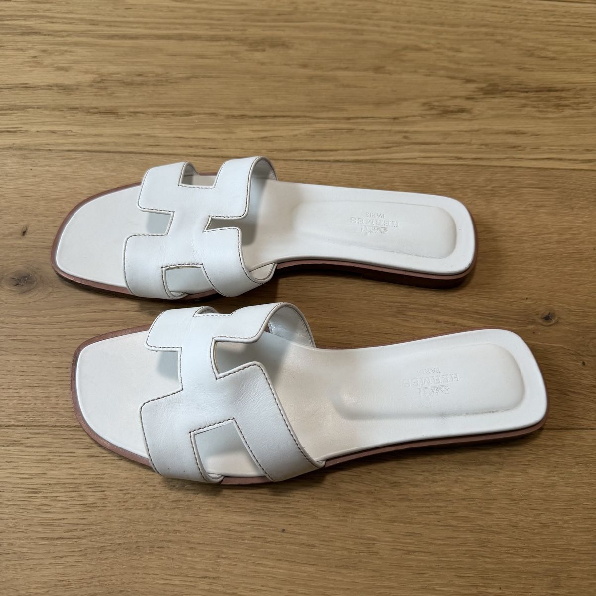 Hermès Scarpe da donna: Hermes Oran Sandalen Grösse 38.5 white – Usato da Cham venduto da nad_z2js 2