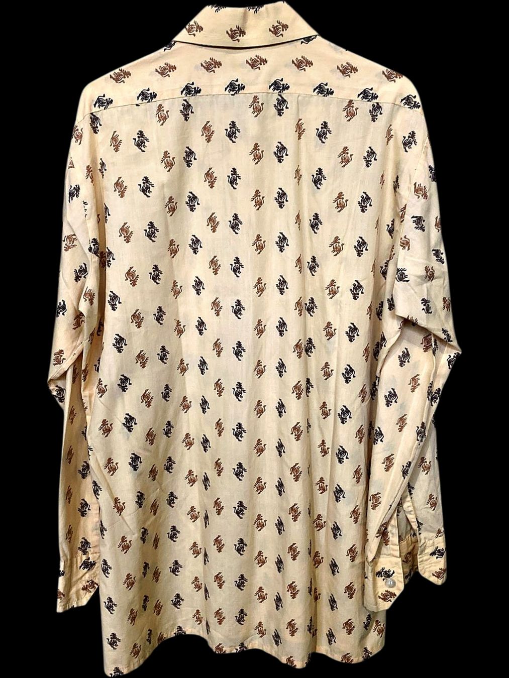 Hemden: Top Six Beiges gemustertes Button-Down-Hemd – Vintage-Stil – Gebraucht aus Zug von vinokilo 4