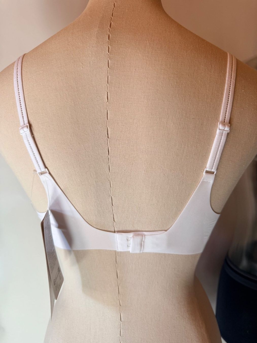 Sloggi Altra biancheria intima: SLOGGI, Bralette BODY ADAPT Soft, Grösse M, Farbe Weiss – Nuovo e nell'imballaggio originale da Rudolfstetten venduto da gst_g7xl 2