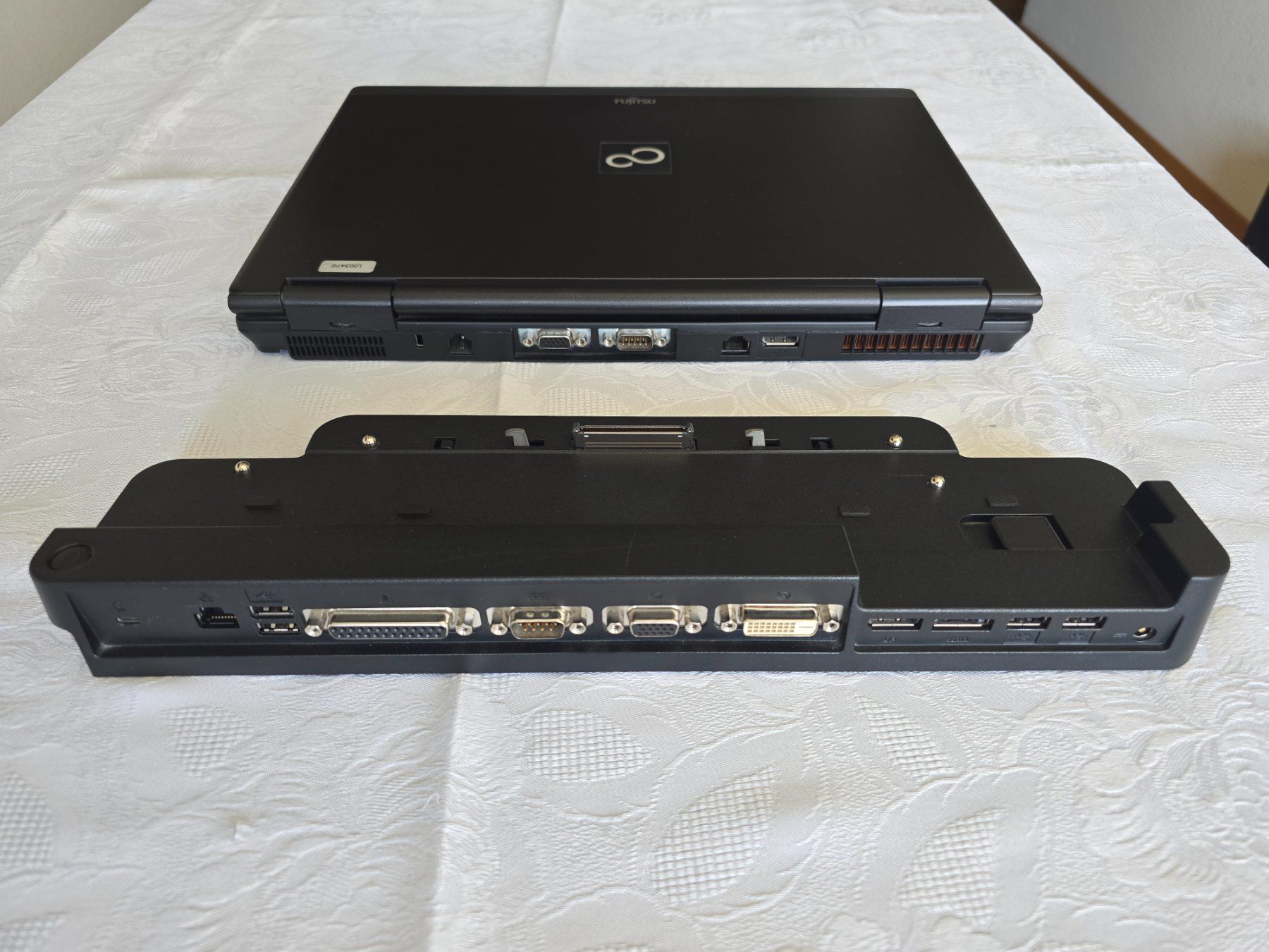 Fujitsu Notebook: Fujitsu CELSIUS-H700, Dockingstation, Laptoptasche, Zubehör – Usato da Wetzikon ZH venduto da Tonido 1