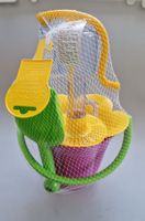 Sandspielzeug  Eimer mit Wasserpumpe  und Schaufel Neu